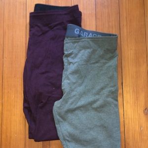 • Pair of garage leggings •